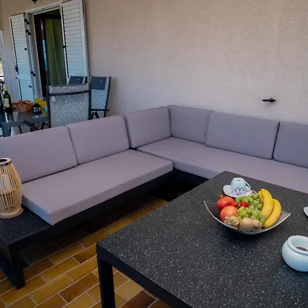 Beata Trogir-okrug Apartment