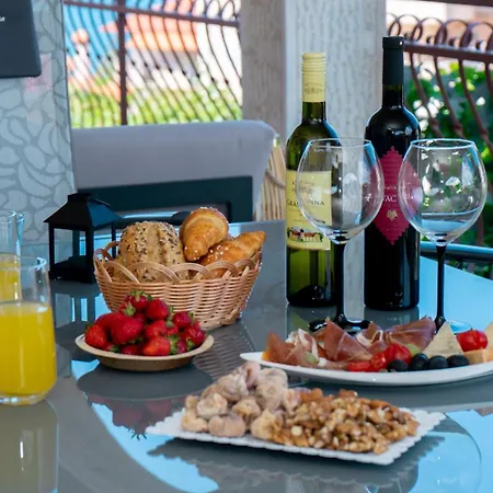Beata Trogir-okrug Apartment