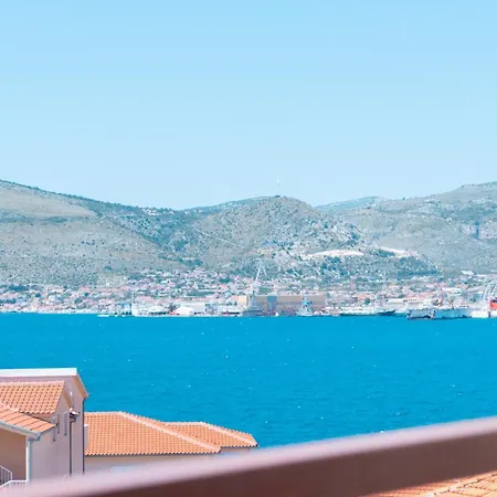 Beata Trogir-okrug Daire *